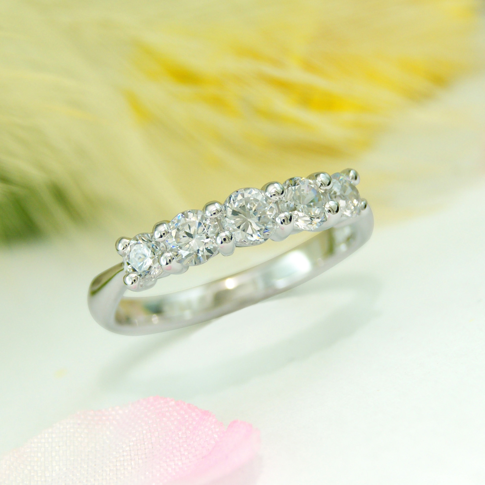 コレクションリング～5連ダイヤモンド～ | オーダーメイドの結婚指輪「kazariya Yui」/ 福島県郡山市