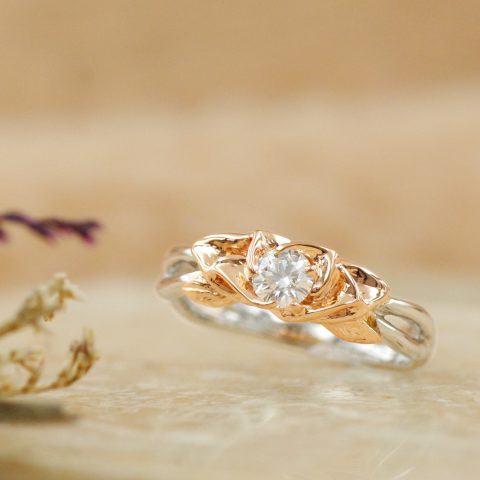 「motif*想い出*」バラの中で輝く婚約指輪/kazariyaYui福島県郡山市